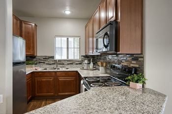 Granite Counter Tops In Kitchen at Scottsdale Horizon Apartments, Arizona, 85260